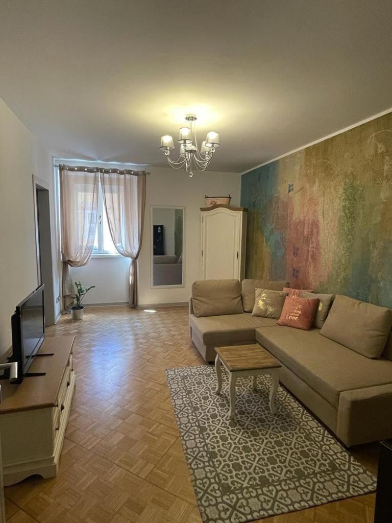 The First Apartment ตรีเอสเต ภายนอก รูปภาพ